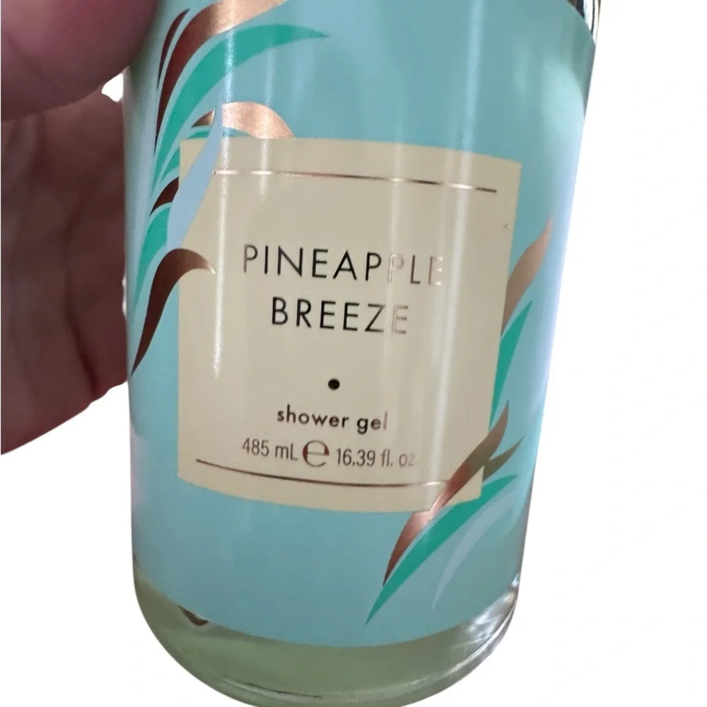 NWT Pineapple Breeze Shower Gel and Candle Set- Both from Belk